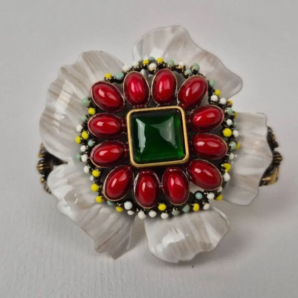 Gucci Enamel Flower Multi-Finger Cocktail Ring Size Medium - Picture 1 of 6